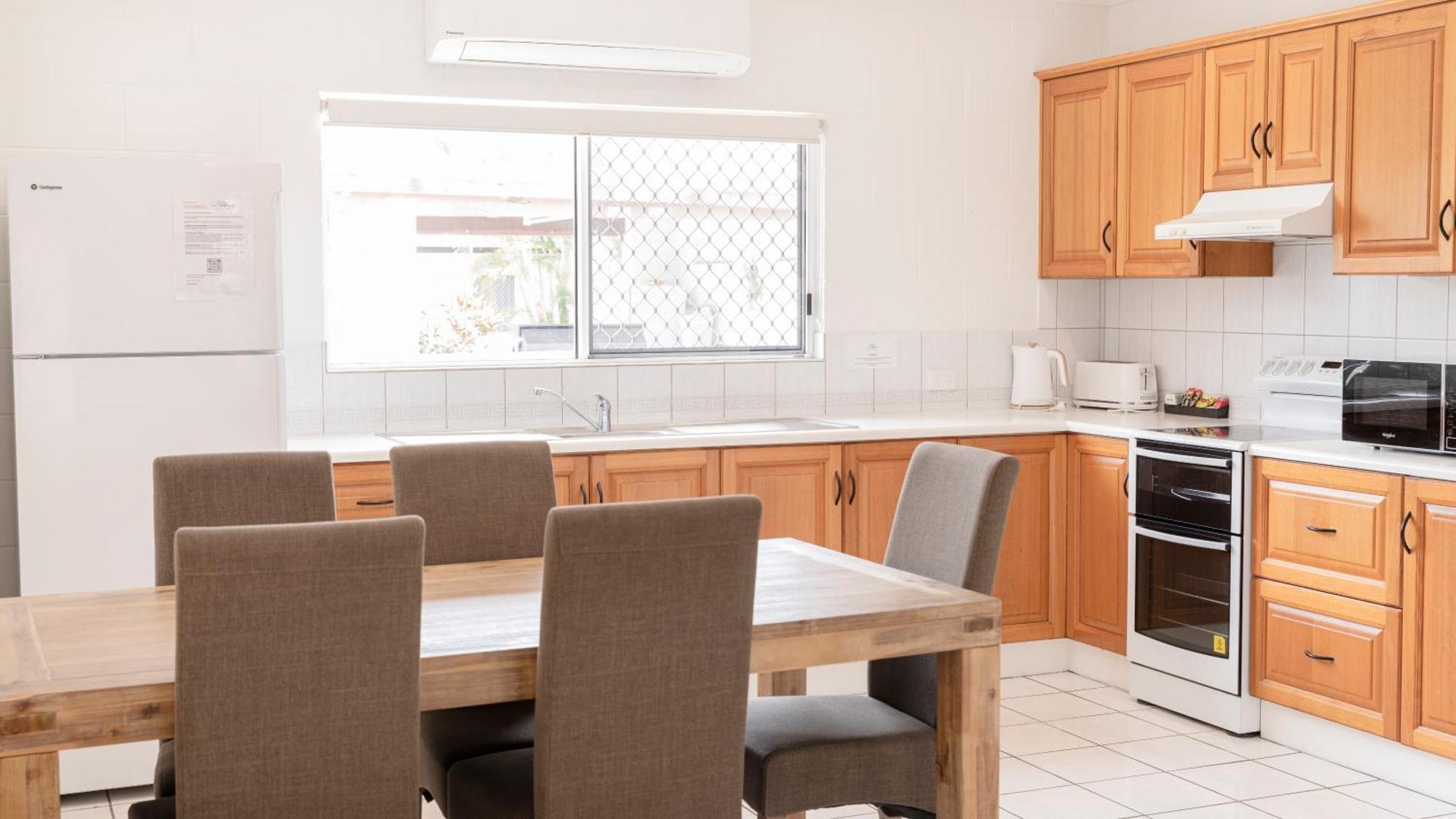 Palm View Holiday Apartments Bowen Dış mekan fotoğraf