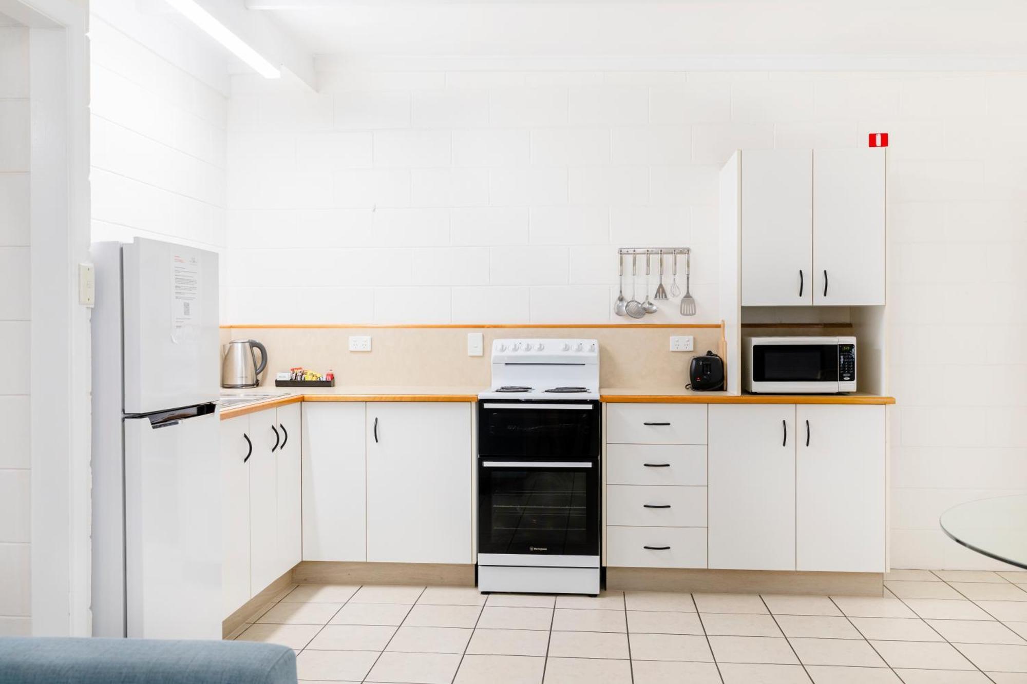 Palm View Holiday Apartments Bowen Dış mekan fotoğraf