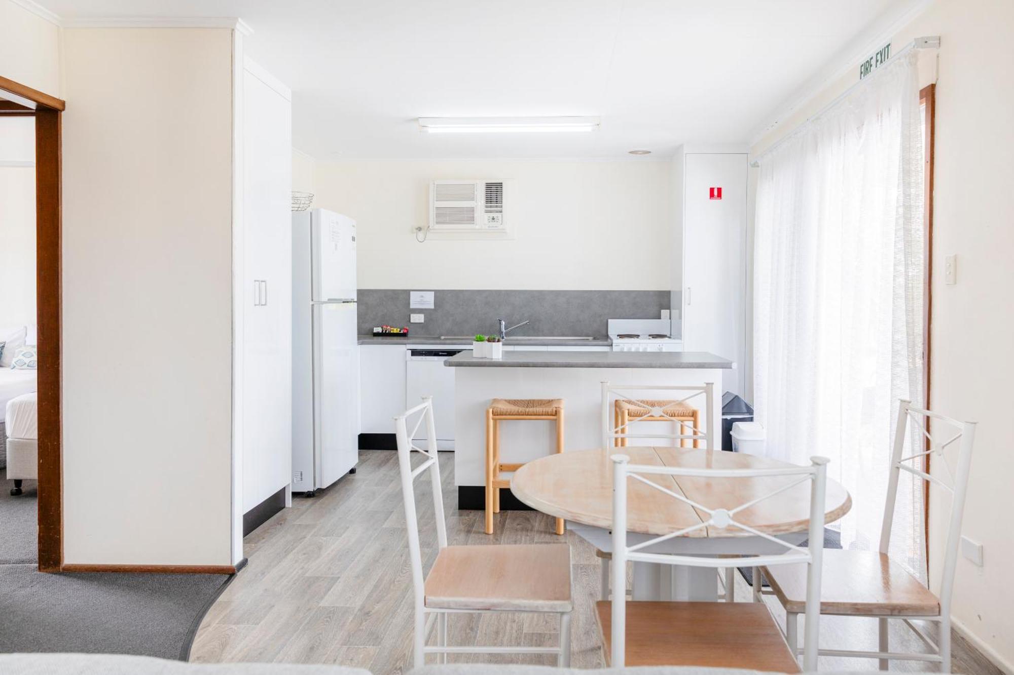 Palm View Holiday Apartments Bowen Dış mekan fotoğraf