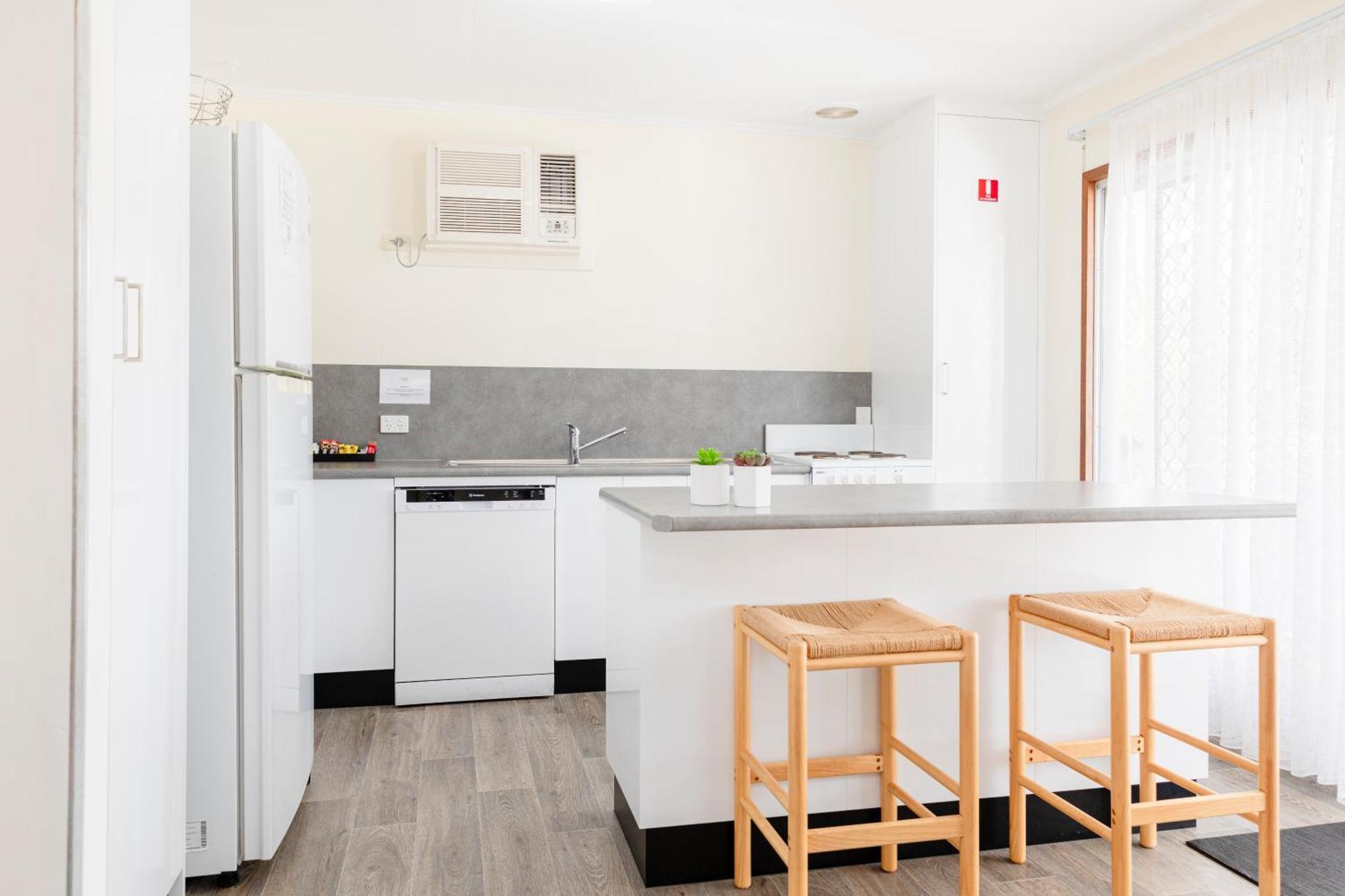 Palm View Holiday Apartments Bowen Dış mekan fotoğraf