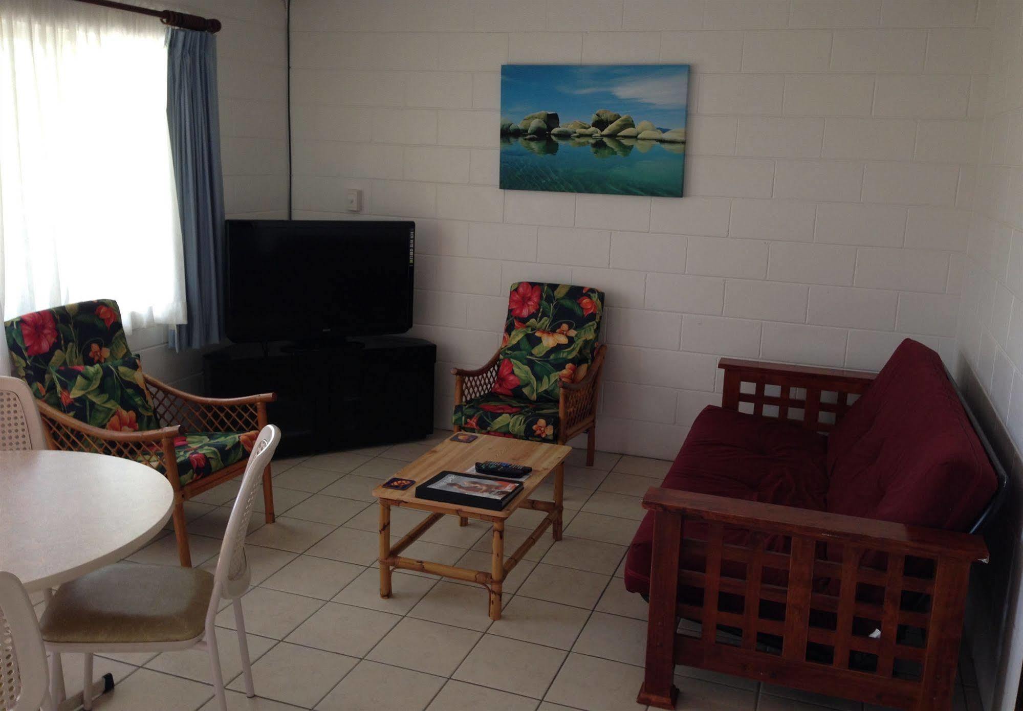 Palm View Holiday Apartments Bowen Dış mekan fotoğraf